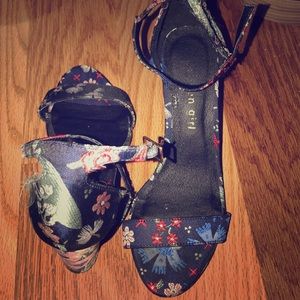 STEVE MADDEN BLOCK HEELS